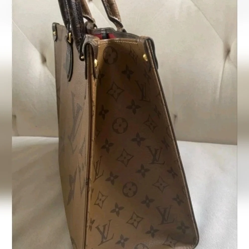 🚫SOLD🚫Louis Vuitton Reverse Monogram On The Go MM - Picture 7 of 16